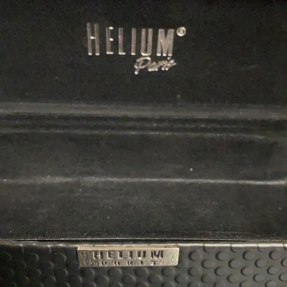 Helium Paris Vintage eye glass case. - Picture 5 of 8